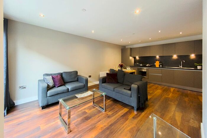 2 Bedroom Flat To Rent In Wilburn Basin, Ordsall Lane, Salford, M5