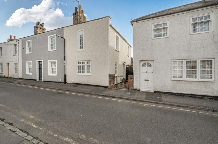 2 Bedroom End Terrace House For Sale In Russell Street, Windsor, SL4