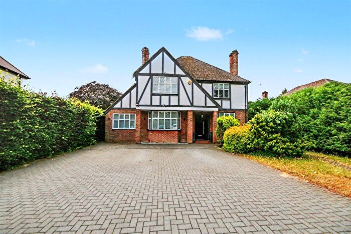 4 Bedroom Detached House For Sale In Shenley Hill, Radlett, WD7