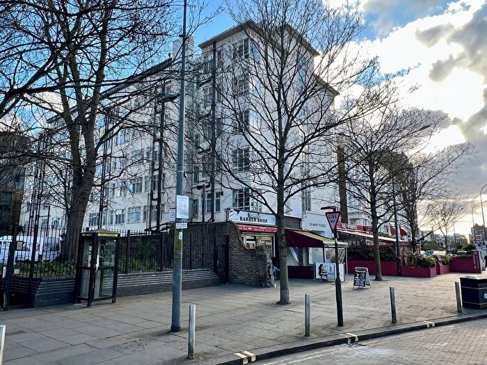 1 Bedroom Flat To Rent In Romney Court, Shepherds Bush Green, W12