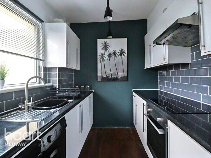 3 Bedroom End Of Terrace House To Rent In Maple Avenue, Gillingham, ME7