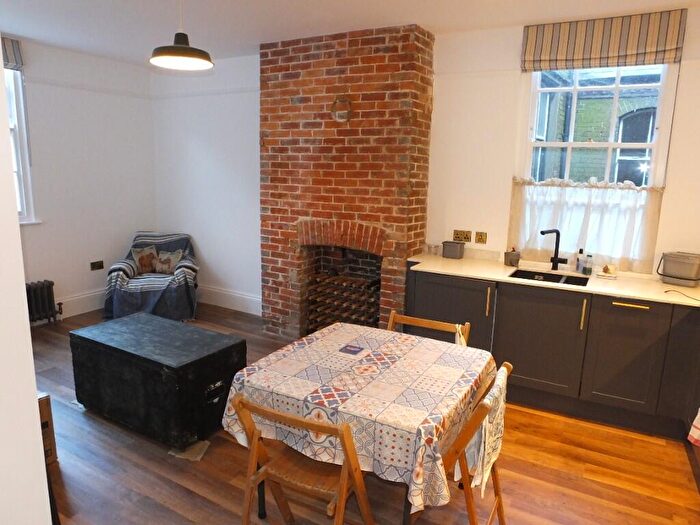2 Bedroom Apartment To Rent In Market Lane, Lewes, East Sussex, BN7