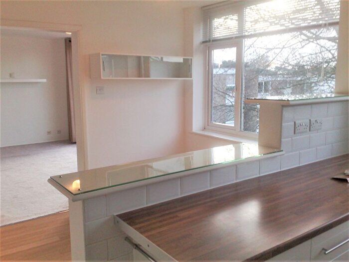 2 Bedroom Flat To Rent In Dunwood Court, Boyn Valley Road, SL6