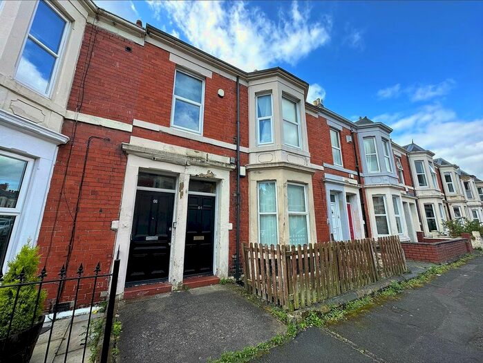 2 Bedroom Flat To Rent In Lavender Gardens, Jesmond, Newcastle Upon Tyne, NE2