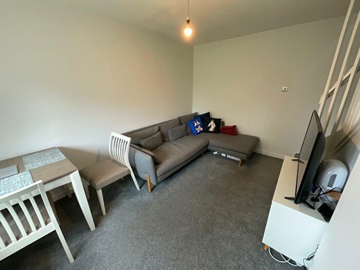 1 Bedroom End Of Terrace House For Sale In Fontwell Park Gardens, Hornchurch, Essex, RM12