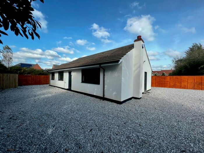 3 Bedroom Bungalow To Rent In Longacre, Warwick, CV34