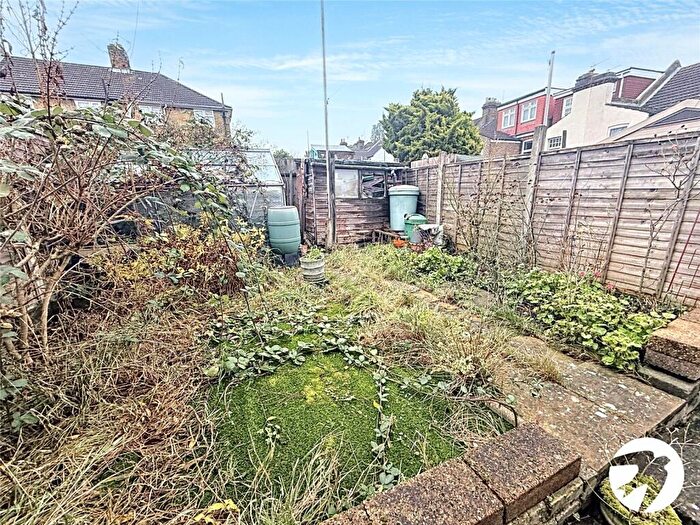 3 Bedroom End Of Terrace House For Sale In Cromer Road, Rochester, Kent, ME2