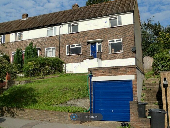 3 Bedroom End Of Terrace House To Rent In Kingsdown Avenue, South Croydon, CR2