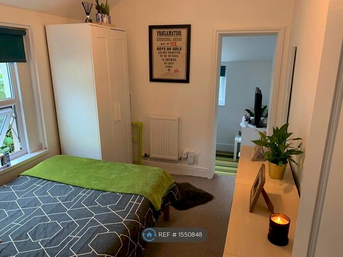 5 Bedroom Semi-Detached House To Rent In Seymour Road, Gloucester, GL1