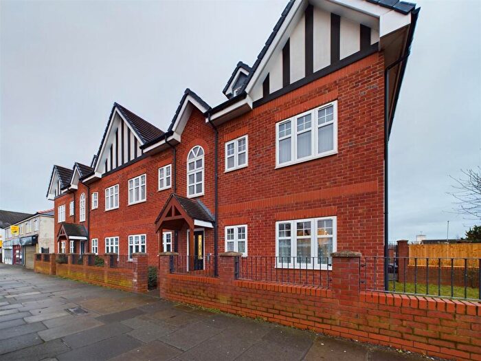 2 Bedroom Flat To Rent In Hoylake Road, Wirral, CH46