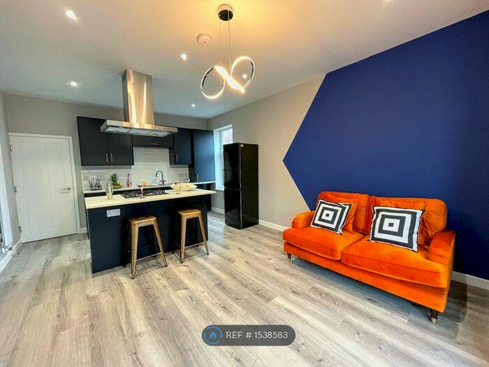 2 Bedroom Flat To Rent In Browing Street, Leicester, LE3