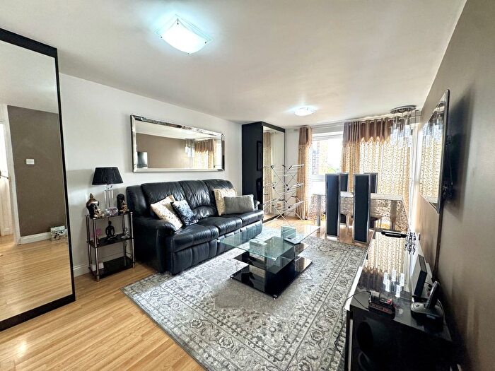 1 Bedroom Flat To Rent In Harris Close, Hounslow, TW3