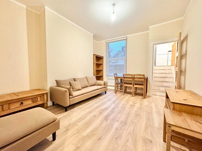 2 Bedroom Apartment To Rent In Camberwell Church Street, SE5