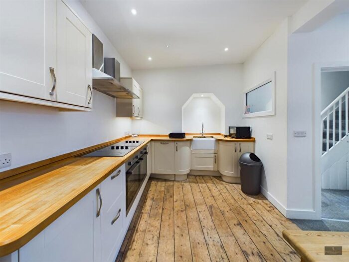 6 Bedroom Semi-Detached House To Rent In New Bridge Street, Exeter, EX4