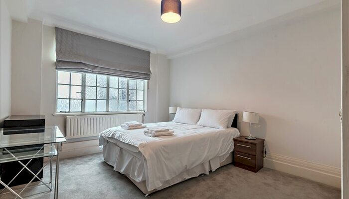 5 Bedroom Flat To Rent In Strathmore Court, London, NW8
