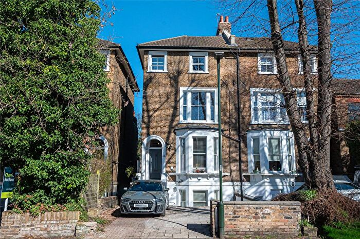 2 Bedroom Flat For Sale In Queens Road, Twickenham, TW1