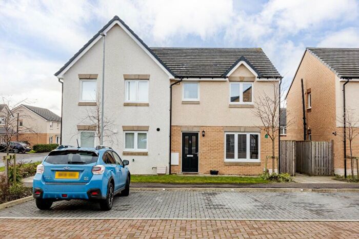 3 Bedroom Semi-Detached House For Sale In Hermitage Avenue, Helensburgh, Argyll & Bute, G84
