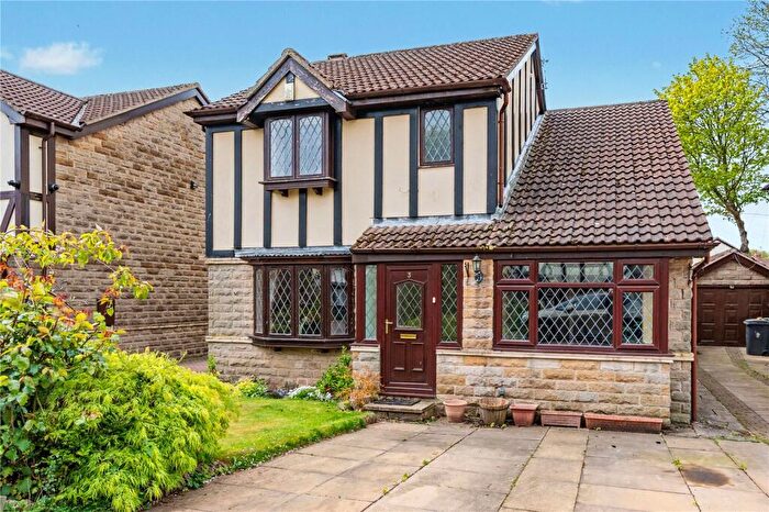 4 Bedroom Detached House For Sale In Lakeside View, Rawdon, Leeds, LS19