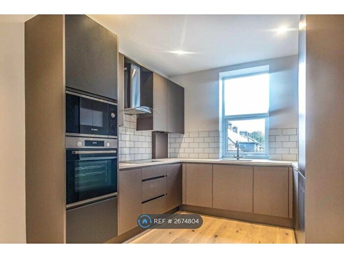 2 Bedroom Flat To Rent In Church Street, Twickenham, TW1