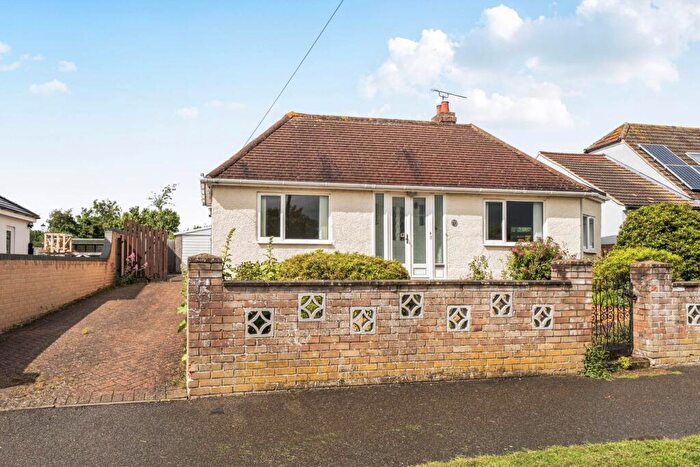 2 Bedroom Detached Bungalow For Sale In Grange Lane, Bromham, MK43
