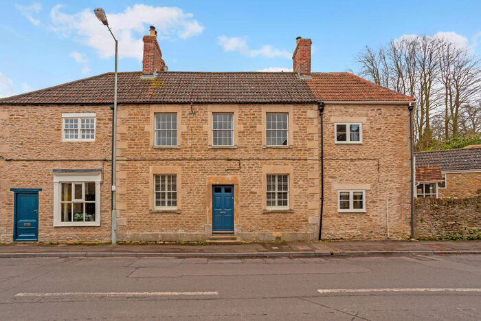 2 Bedroom Cottage For Sale In Frome Road, Beckington, BA11
