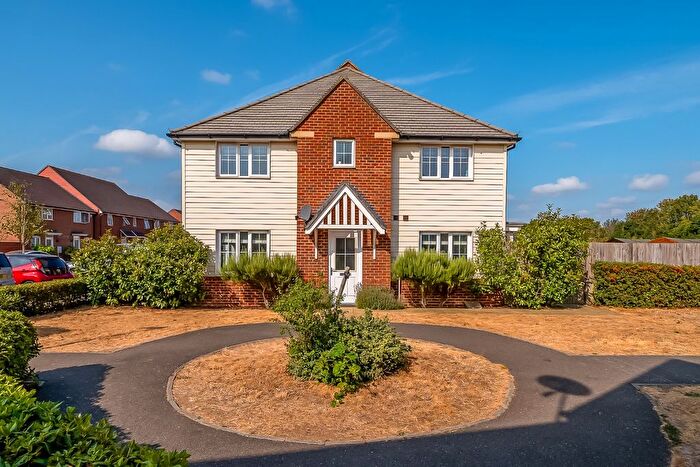 3 Bedroom Semi-Detached House For Sale In Malt Kiln Place, Dartford, DA2