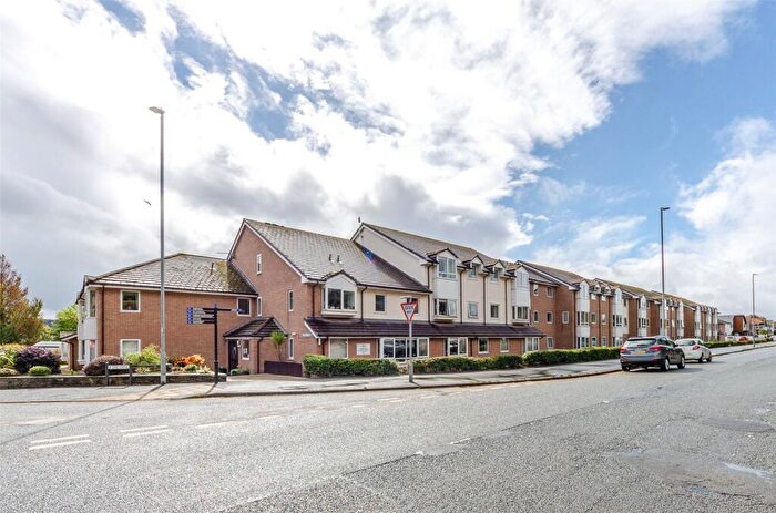 1 Bedroom Apartment For Sale In Gloddaeth Avenue, Llandudno, Conwy, LL30
