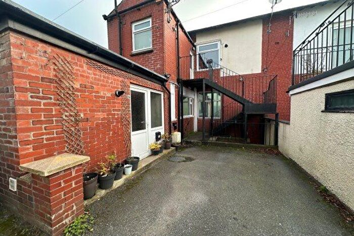 2 Bedroom Flat To Rent In North Valley Road, Colne, BB8