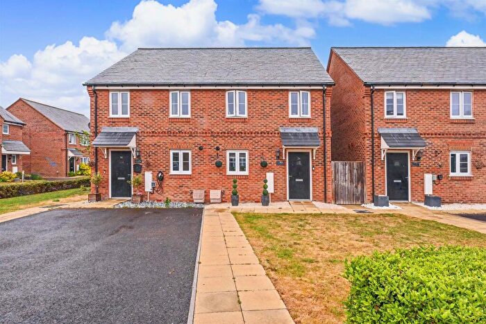 3 Bedroom Semi-Detached House For Sale In Waring Crescent, Aston Clinton, Aylesbury, HP22