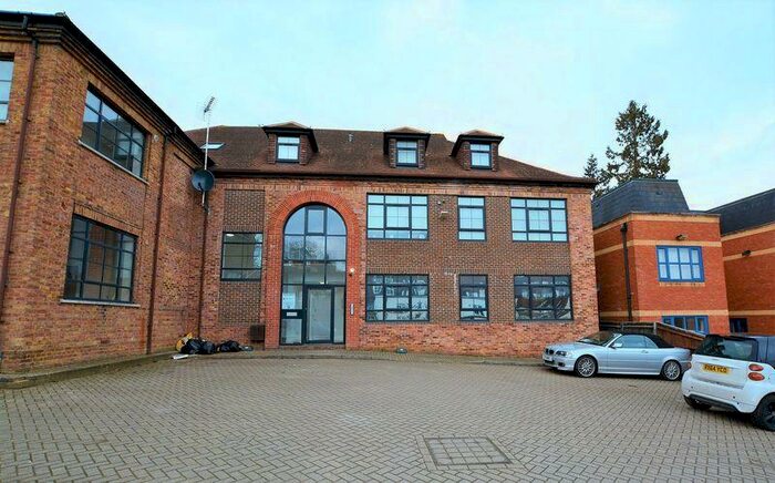 1 Bedroom Flat To Rent In Churchfield Road, Gerrards Cross, SL9