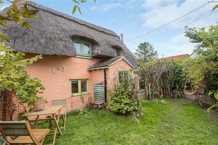 2 Bedroom Detached House To Rent In Crendon Road, Shabbington, Aylesbury, HP18