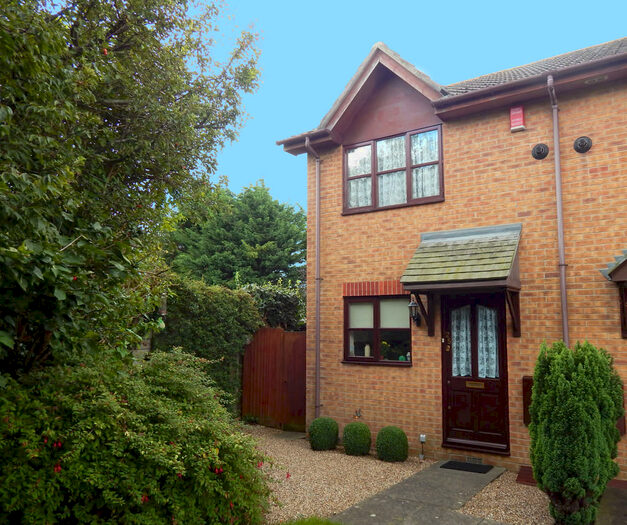 2 Bedroom End Of Terrace House To Rent In Glebefield Gardens, Cosham, PO6