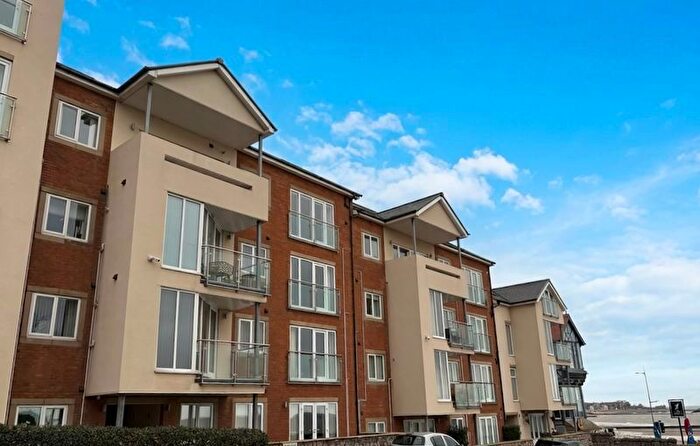 2 Bedroom Flat For Sale In Marine View, Rhos On Sea, LL28
