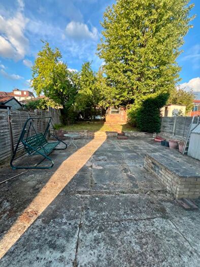 3 Bedroom Semi-Detached House To Rent In Roding Lane South, Ilford, IG4