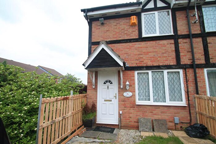2 Bedroom House To Rent In Swan Mead, Luton, LU4
