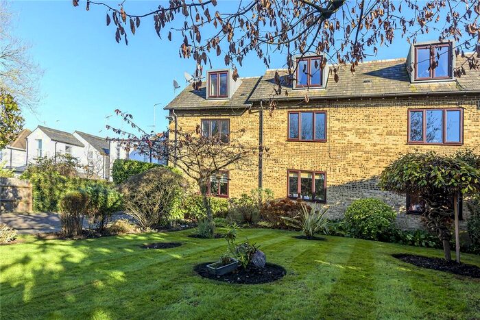 1 Bedroom Flat To Rent In Puller Road, High Barnet, Hertfordshire, EN5