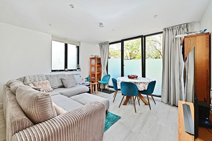 2 Bedroom Apartment To Rent In Farnborough Road, Farnborough, GU14