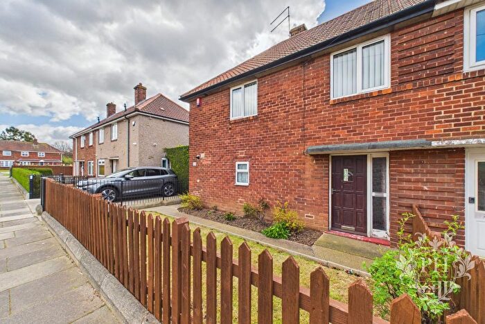 3 Bedroom Semi-Detached House For Sale In Carisbrooke Avenue, Middlesbrough, TS3