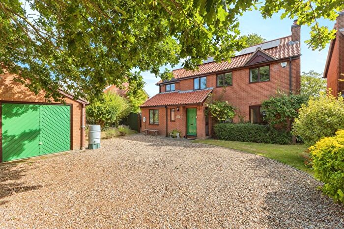 4 Bedroom Detached House For Sale In Norwich Road, Tacolneston, Norwich, NR16