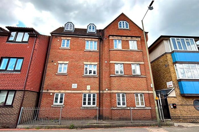 1 Bedroom Apartment For Sale In Trinity Court, High Street, Addlestone, KT15