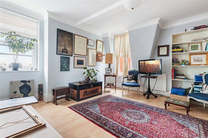 4 Bedroom Flat For Sale In Moscow Road, Bayswater, W2