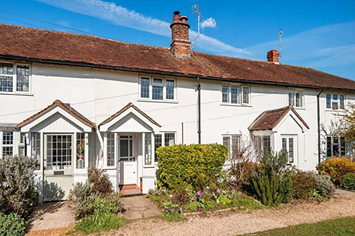 2 Bedroom Cottage For Sale In Lavender Row, Stedham, GU29