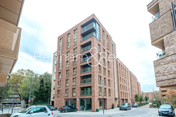 2 Bedroom Flat To Rent In Bailey Street, Rotherhithe, SE8