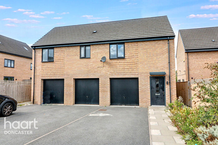 2 Bedroom Coach House For Sale In Larkspur Close, Woodfield Plantation, Doncaster, DN4