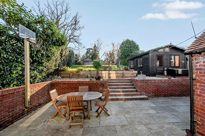 4 Bedroom Detached House For Sale In Peppard Road, Sonning Common, Reading, RG4