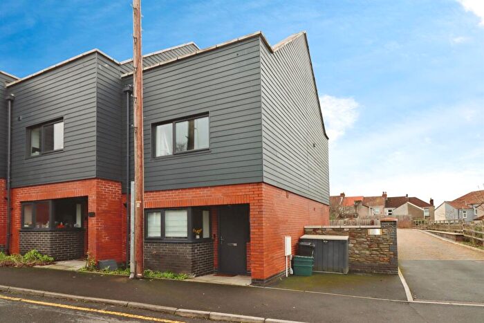 3 Bedroom End Of Terrace House For Sale In Park Road, Kingswood, Bristol, BS15