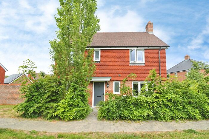 3 Bedroom Detached House For Sale In Warren Drive, Battle, TN33