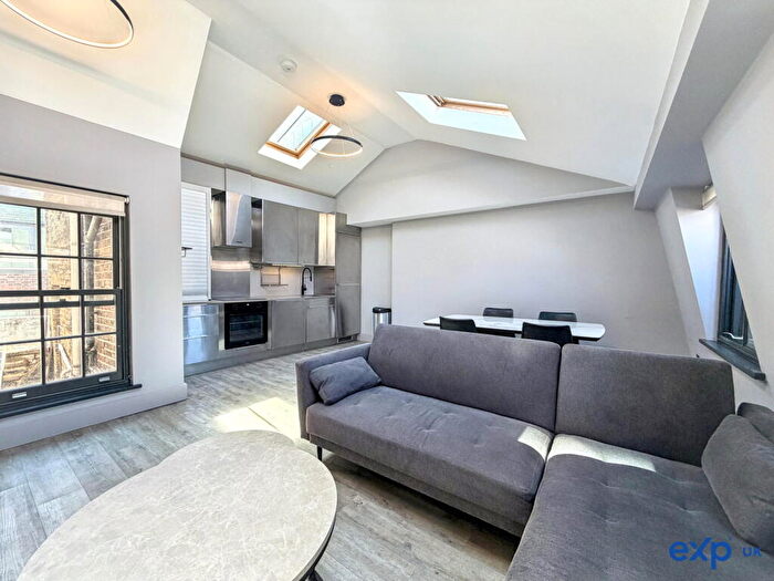 2 Bedroom Apartment To Rent In Whitechapel High Street, London, E1