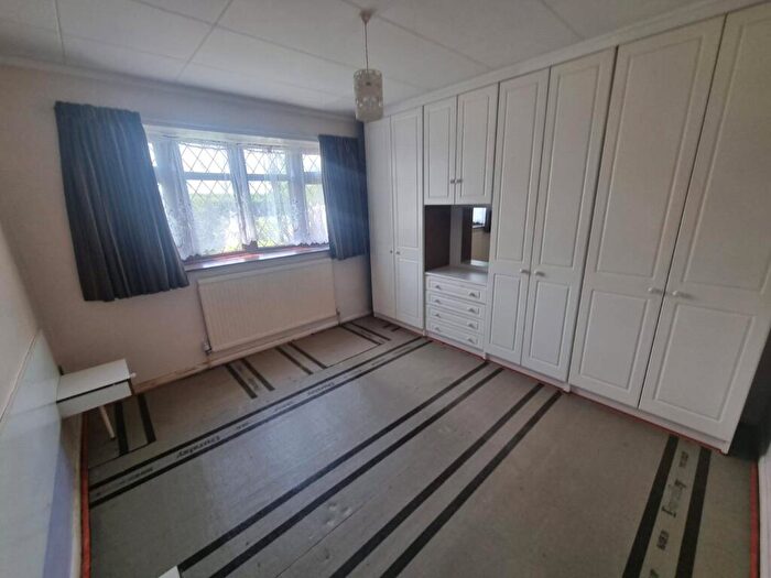 2 Bedroom Bungalow For Sale In Hullbridge Road, Rayleigh, Essex, SS6