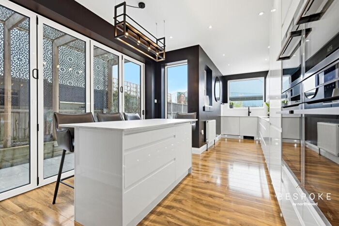 3 Bedroom Detached House For Sale In Victoria Road, Chelmsford, CM1